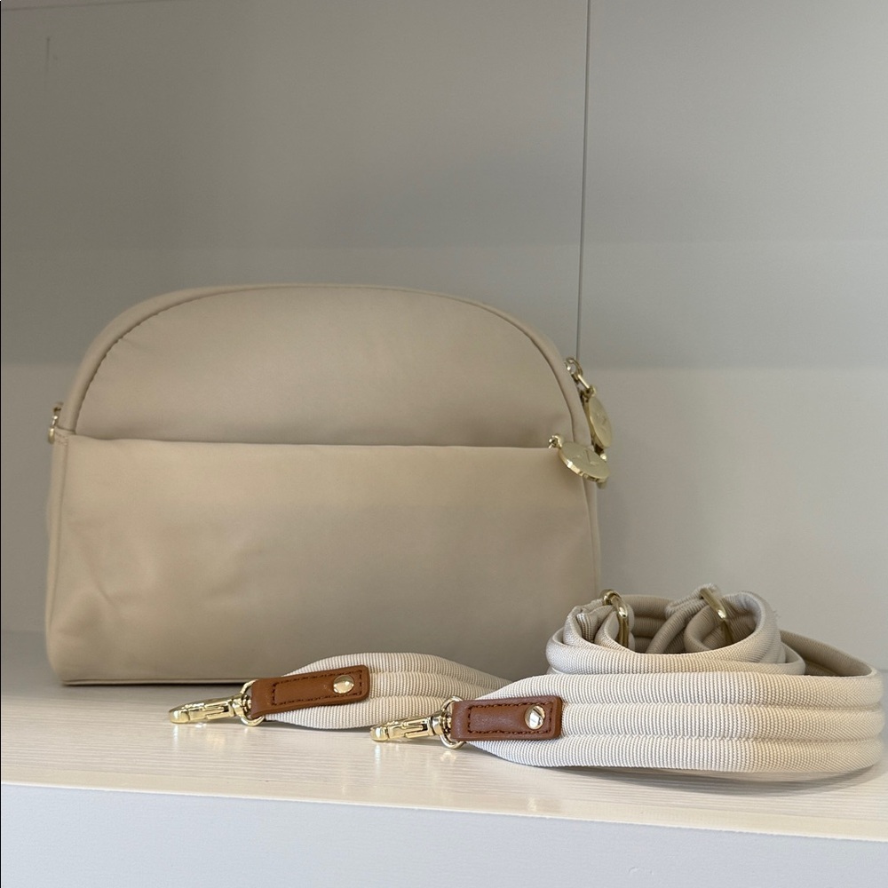 Lo & Sons Cream Crossbody Bag